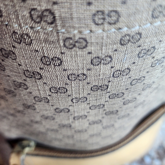 Vintage Gucci Canvas Bag! - Picture 7 of 9